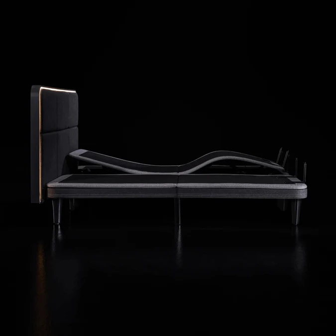 Split King ErgoSportive smart adjustable bed app displaying sleep data and personalized recovery insights.